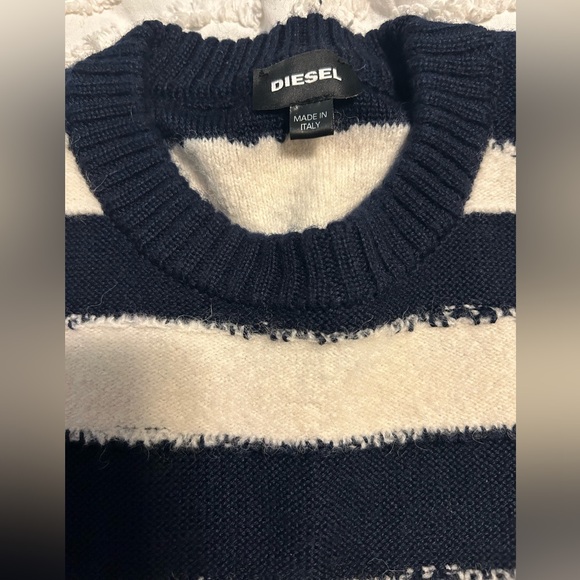 DIESEL SWEATER MENS SIZE LARGE. - Picture 3 of 4